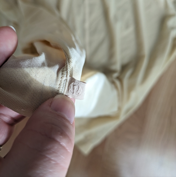 Lululemon Lightweight Mesh Reversible Yoga T-Shirt - Picture 8 of 8